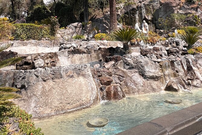 100% private tour in Guadalupe's Basilica with transport - Tepeyac Hill walk: gardens, viewpoints, and the Flowers chapel