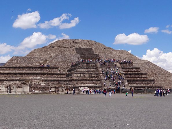 2-Day Guadalupe Shrine, Teotihuacan Pyramids and Xochimilco - Arts and crafts center: a planned stop, not a detour