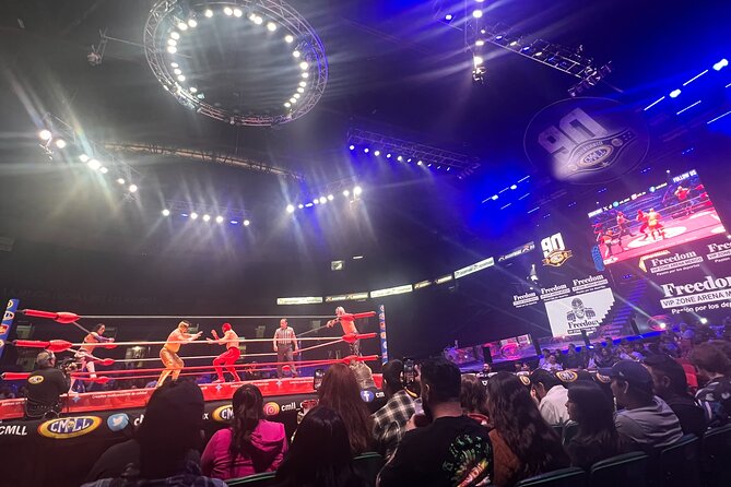 2 hours Lucha Libre Show (mexican wrestling) with transport - Picking the right arena: Arena México vs Arena Coliseo