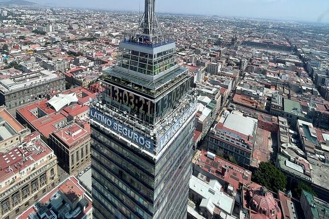 30 min Private Helicopter Tour in Mexico City - UNAM campus and the biggest stadium finish, plus the landing photo