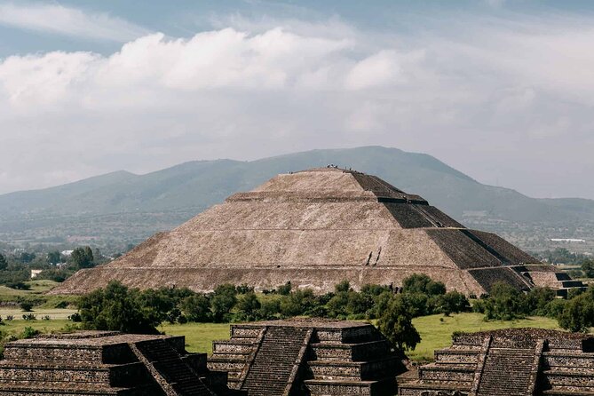 3X1 Teotihuacan, Basilica of Guadalupe, Tlatelolco and Tequila Tour - Price and what you’re really paying for ($69.99)