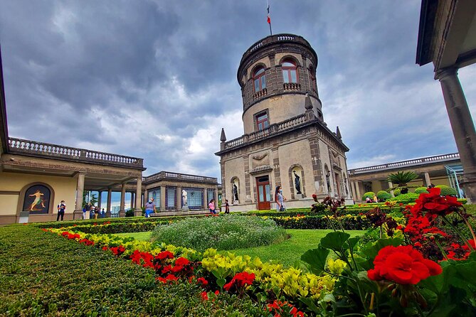 5 Hour Tour through Chapultepec, Anthropology Museum and Castle - Chapultepec Park and the Lake House Stop You Didn’t Know You’d Enjoy