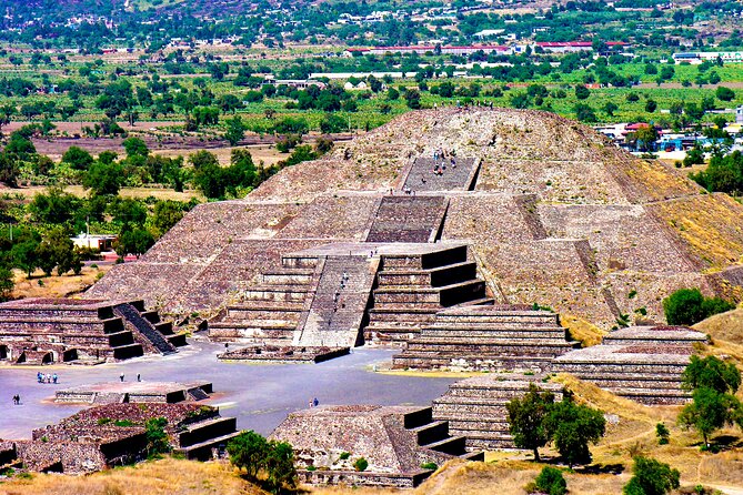 8-Day Best of Mexico Tour: Mexico City to Cancun - Day 2: Teotihuacan Pyramids and Basilica de Guadalupe