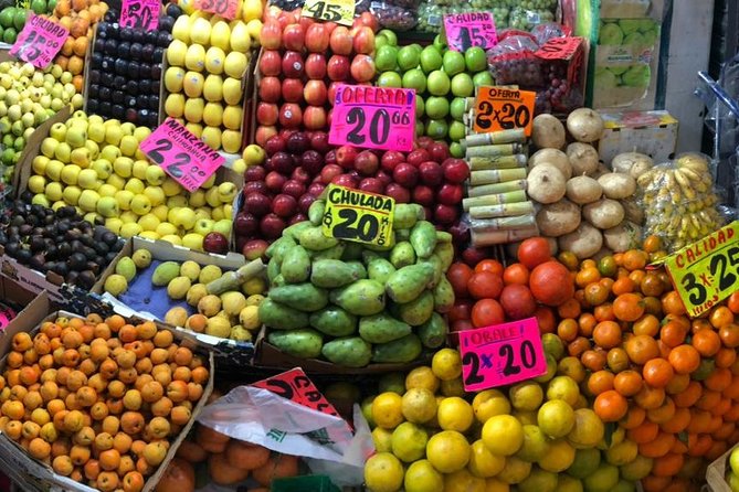 A Mexican Cooking Class - The chef and guides: a home-kitchen experience with real names