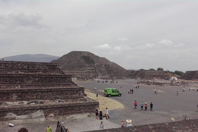 Acolman-Teotihuacán-Plaza of the Three Cultures- Craft Workshop - Guide style and group logistics: how to make the day easy on yourself