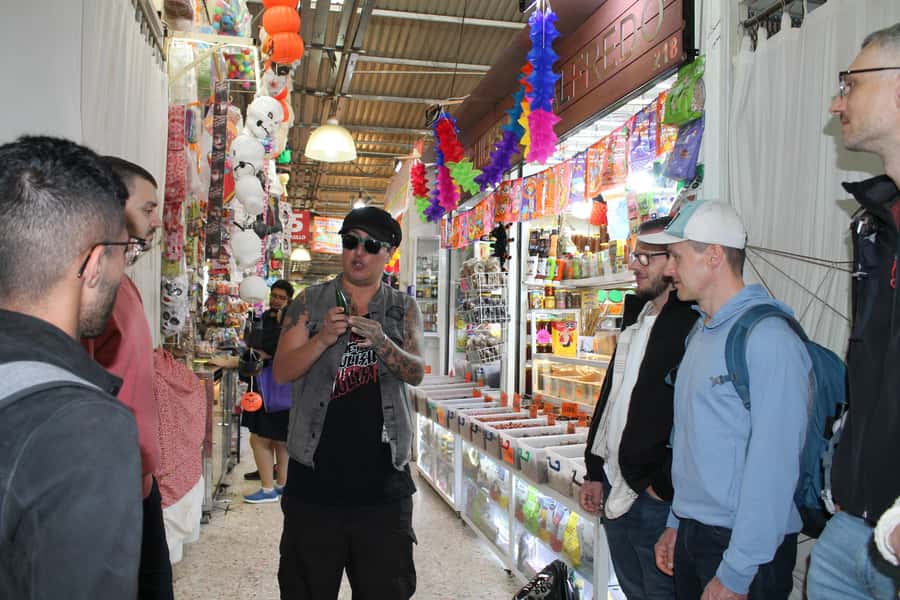 All-in-one CDMX adventure - Taking the Metro to Monumento a la Revolución