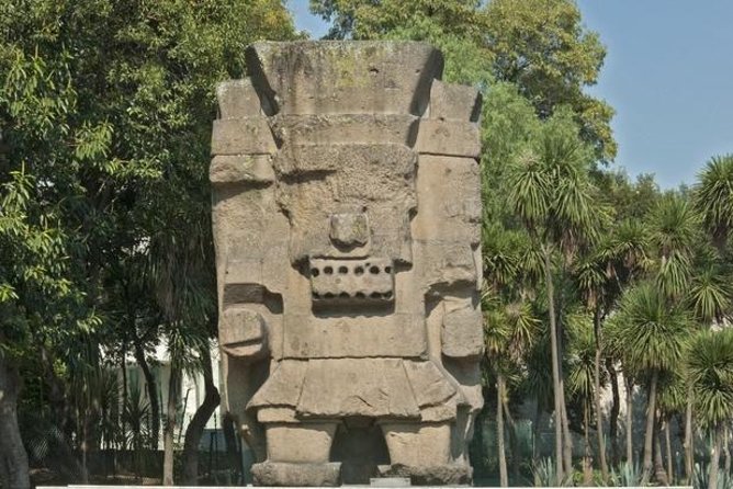Anthropology Museum Guided Tour - Stop 1: Ground-floor highlights you’ll want to see, in order