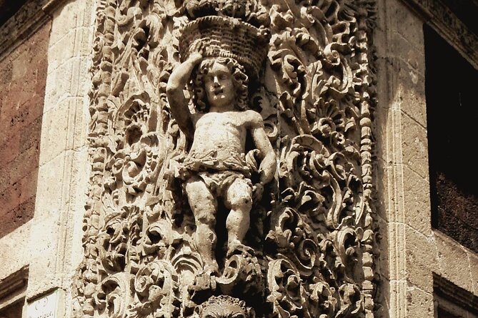 Architecture and History of Mexico City - Small Groups - House of Tiles: The Balcony View and the 300-Year Evolution Angle