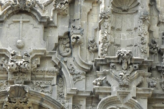 Architecture and History of Mexico City - Small Groups - El Atrio del Templo de San Francisco: Materials and History You Can Actually See