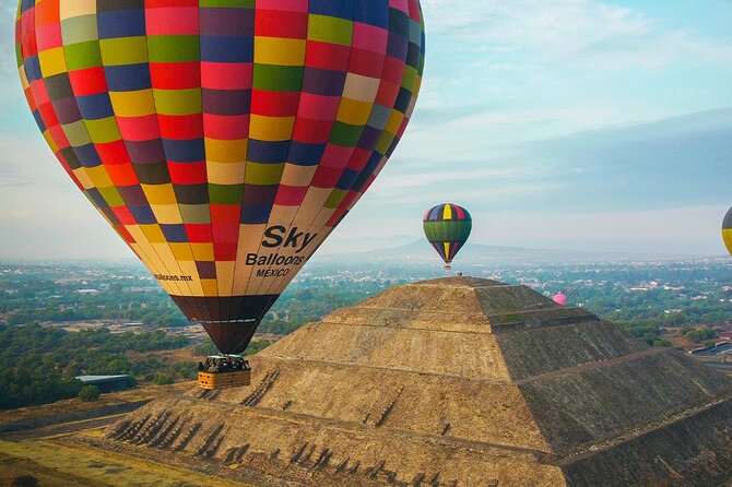 Balloon adventure: transfer+breakfast in the cave+guided pyramids - Breakfast at La Cueva: the reason this day feels special (not just busy)
