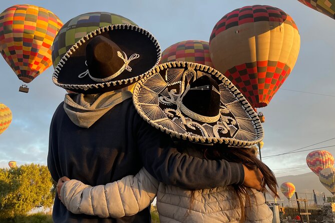 Balloon Flight and Teotihuacan Tour w/Breakfast from Mexico City - Breakfast in a cave: La Gruta or La Cueva and how the meal works