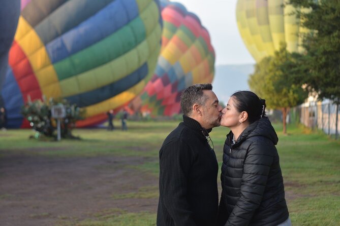 Balloon Flight + Breakfast in a cave + Pick up CDMX + Pyramids - Sunrise balloon over Teotihuacán: the main event