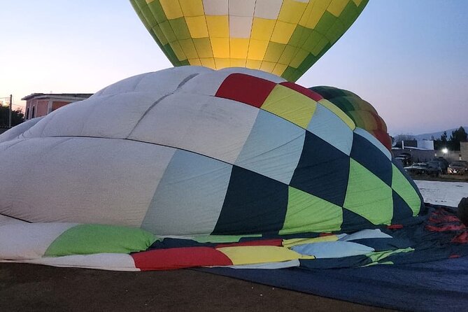 Balloon flight + Breakfast + Transportation from CDMX (SMALL GROUP) - Breakfast in a natural cave at La Cueva Xibalba