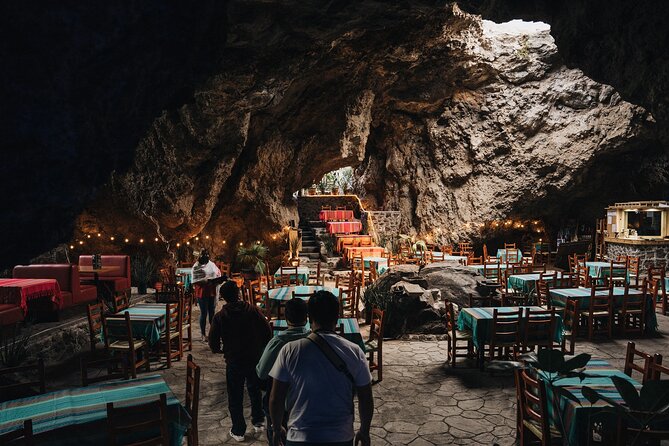 Balloon Flight + Cave Breakfast + Pick Up from CDMX or We Fly - Teotihuacán pyramids visit: fast orientation, then sun and walking