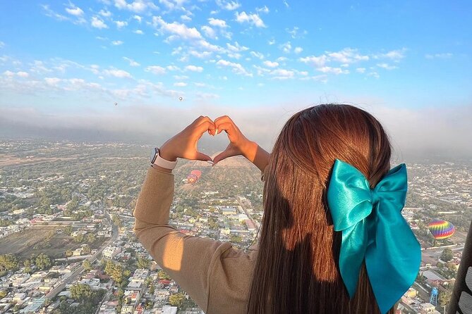 Balloon flight + CDMX pickup + Buffet Breakfast - Teotihuacan time: optional pyramids and a free-window schedule