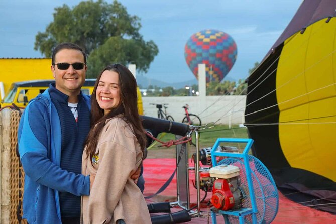Balloon flight Teotihuacan, Breakfast in a cave Pick up in CDMX - Morning Pickup in CDMX: the 6:30am part you’ll either love or prep for