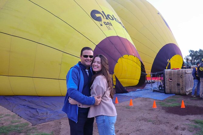 Balloon flight Teotihuacan, Breakfast in a cave Pick up in CDMX - Cine en La Cueva Teotihuacán: cave breakfast in a fun setting