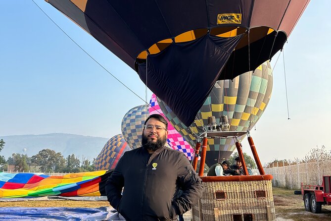 Balloon Flight with Breakfast and Transportation Option from CDMX - San Juan Teotihuacan Balloonport: Coffee, Instructions, and Takeoff