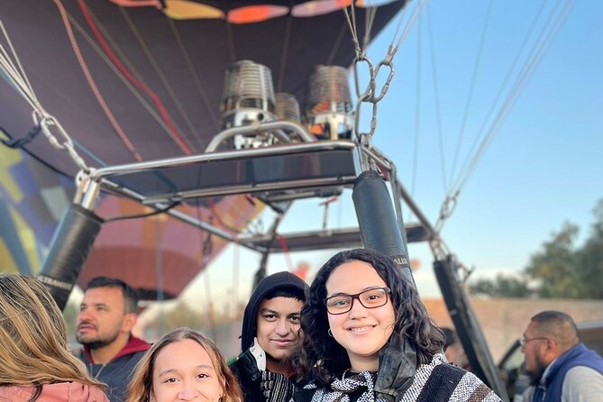 Balloon flight with private transportation and guided tour to Teotihuacán - Early pickup and private ride toward Teotihuacán