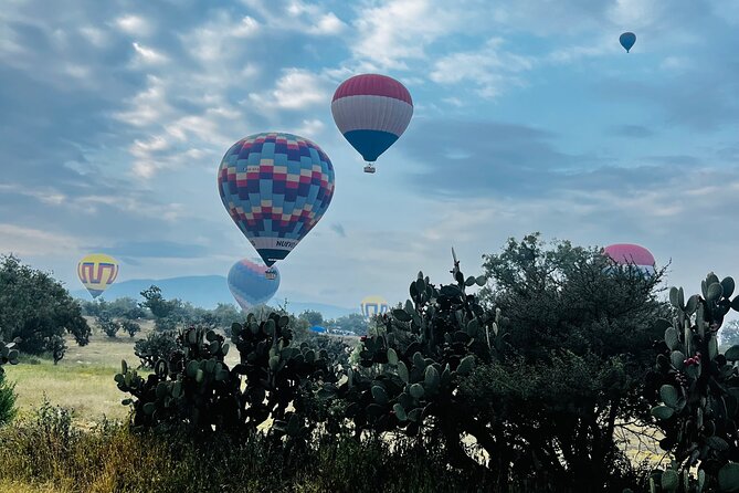 Balloon flight with private transportation and guided tour to Teotihuacán - After landing: breakfast and time to reset