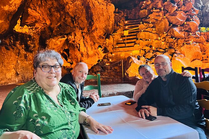 Balloon Flight with Tour of The Grotto and Guided Pyramid Tour - La Gruta stop: a classic Teotihuacán restaurant break (with a key caveat)