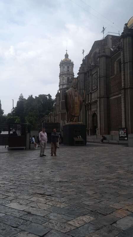 Basilica de Guadalupe: Complete Walking Tour - Finding your guide at La Guadalupana (and starting without stress)
