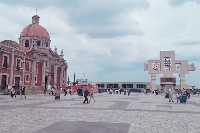 Basilica of Guadalupe. Mexico City. Walking tour - New Basilica of Guadalupe: getting close to the Mantle