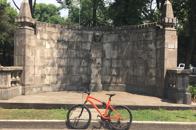 Bike Tour in Mexico City - Cycling Into Bosque de Chapultepec from Polanco