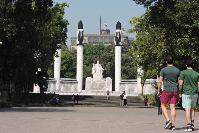 Bike tour in the Chapultepec Forest and Roma Condesa - Bikes, helmets, and how “beginner-friendly” it really is