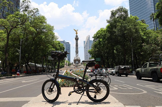 Bike Tour through Chapultepec, Reforma and the Zócalo / Mexico - The value case: $77.65 that actually covers the basics