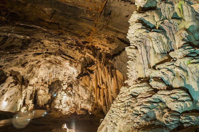 Cacahuamilpa Caves and Taxco: Private & Small Groups From Mexico City - Cacahuamilpa Caves: the tunnel walk, the humidity, and the stairs reality