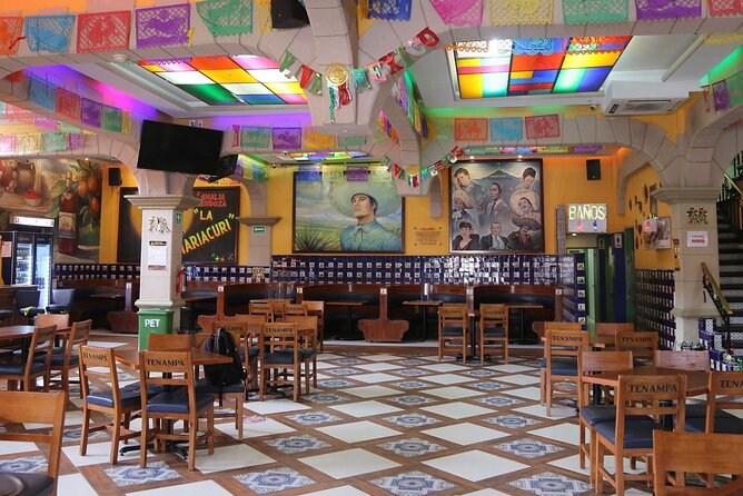 Cantinas -Traditional Mexican Bars of the Historic Center - The Main Trade-Offs: Service, Seating, and Botana Expectations