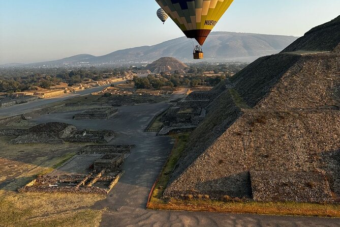 CDMX balloon flight, breakfast, pickup and visit to Teotihuacán - Craft Shops and Mezcal Tasting: The Extra That Makes It a Full Day