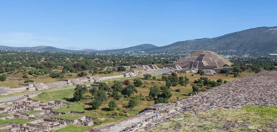 CDMX: Early visit to Teotihuacan - Pyramids of the Sun and Moon, plus Quetzalpapalotl