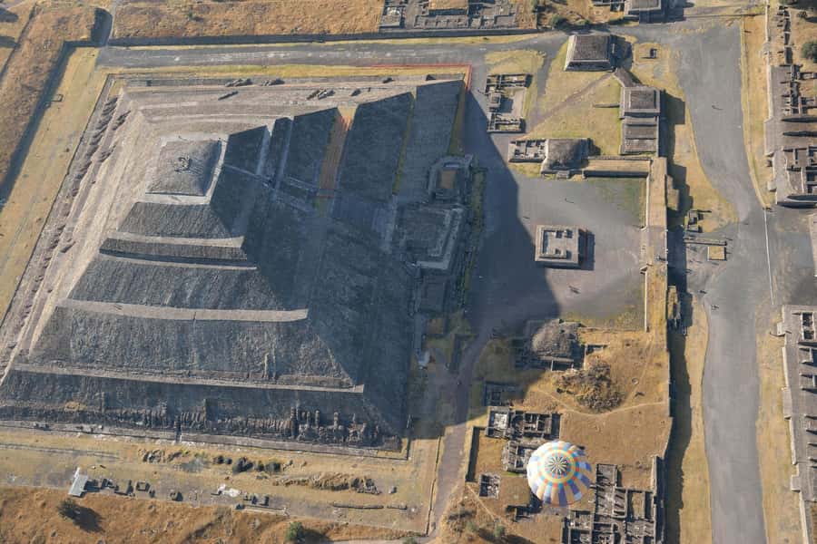 CDMX: Early visit to Teotihuacan - The obsidian workshop: old-school craft you can actually watch