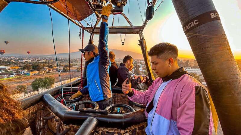 CDMX: Teotihuacan Balloon Flight with Optional Pyramids Tour - Sunrise balloon over Teotihuacan: the view is the whole point
