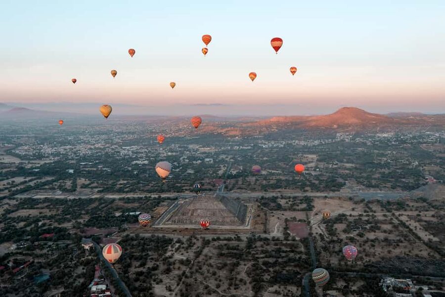 CDMX: Teotihuacan Hot Air Balloon with Breakfast - Quick hits