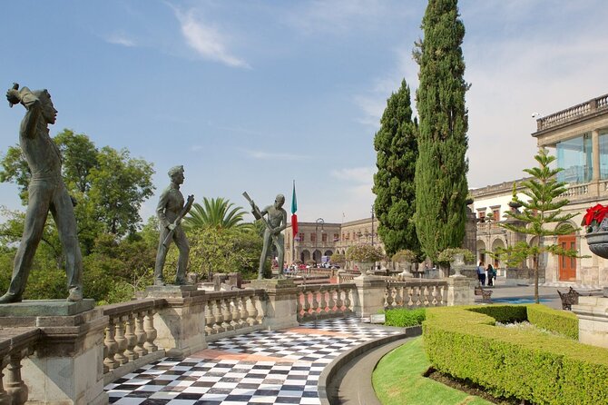 Chapultepec Castle and Anthropology Tour, starting from CDMX - Chapultepec Castle: the museum timeline that gives your photos meaning