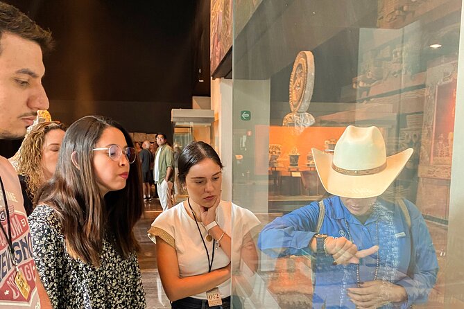 Chapultepec Castle & Anthropology Museum Tour - Chapultepec Park and the hill climb: your “reset moment” before the castle