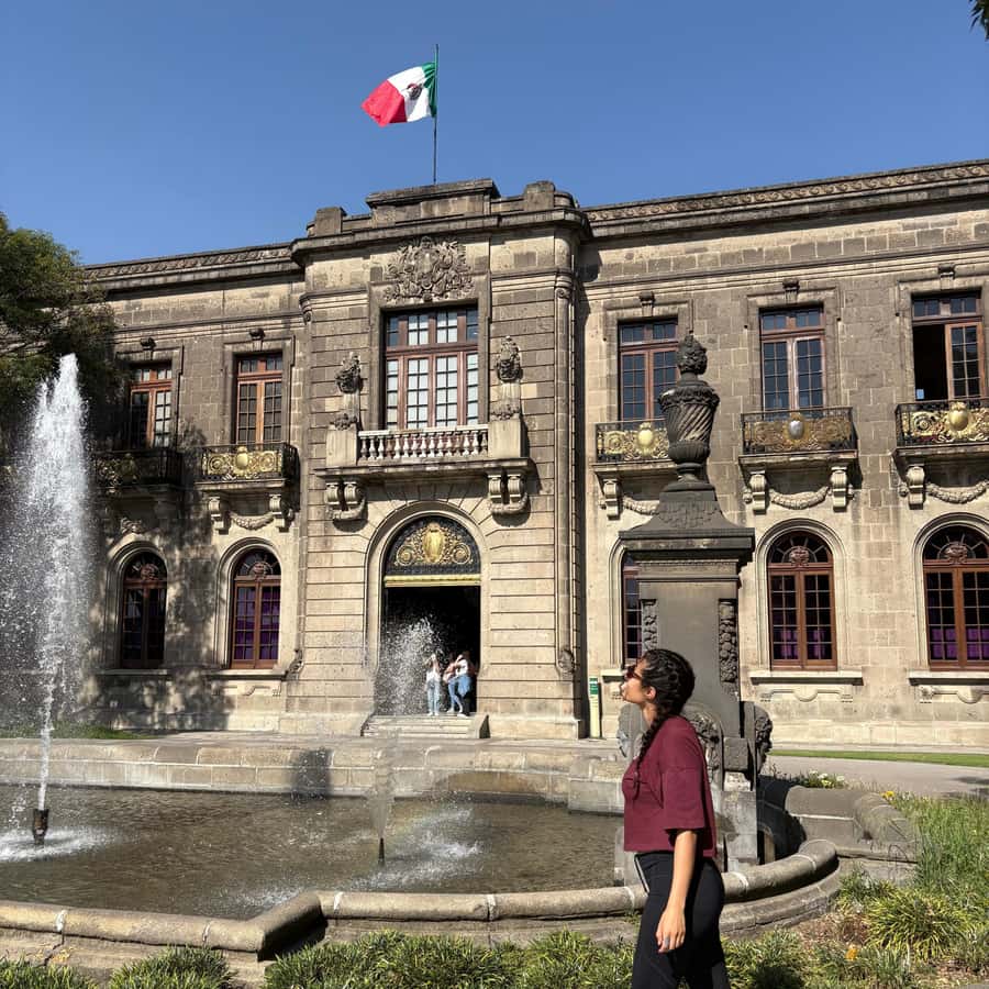 Chapultepec Castle: Private tour with local guide, tickets included - Key highlights you’ll feel right away