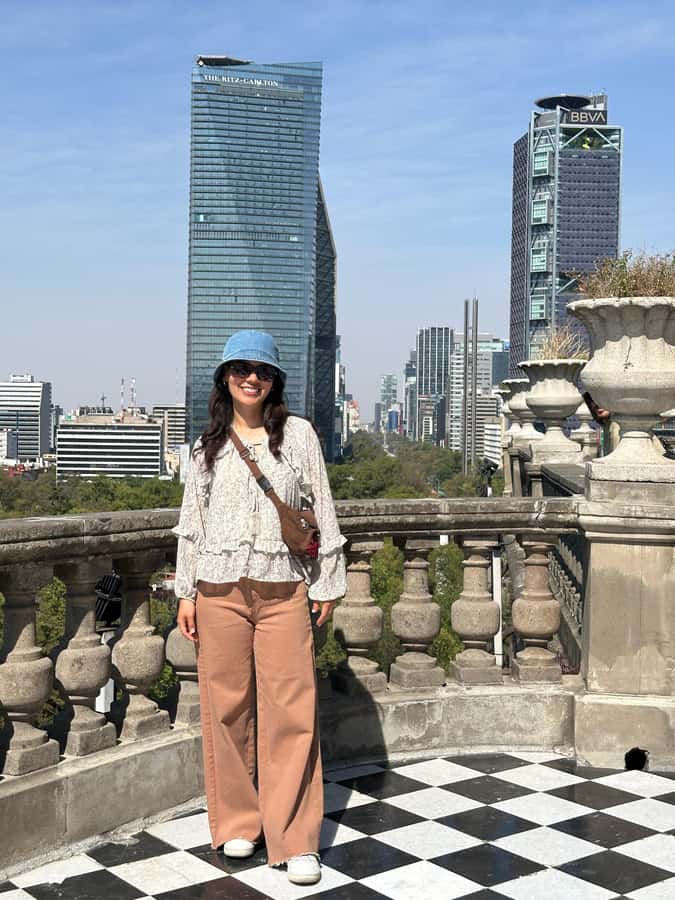 Chapultepec Castle: Private tour with local guide, tickets included - What to bring (and what not to do) for a smooth visit