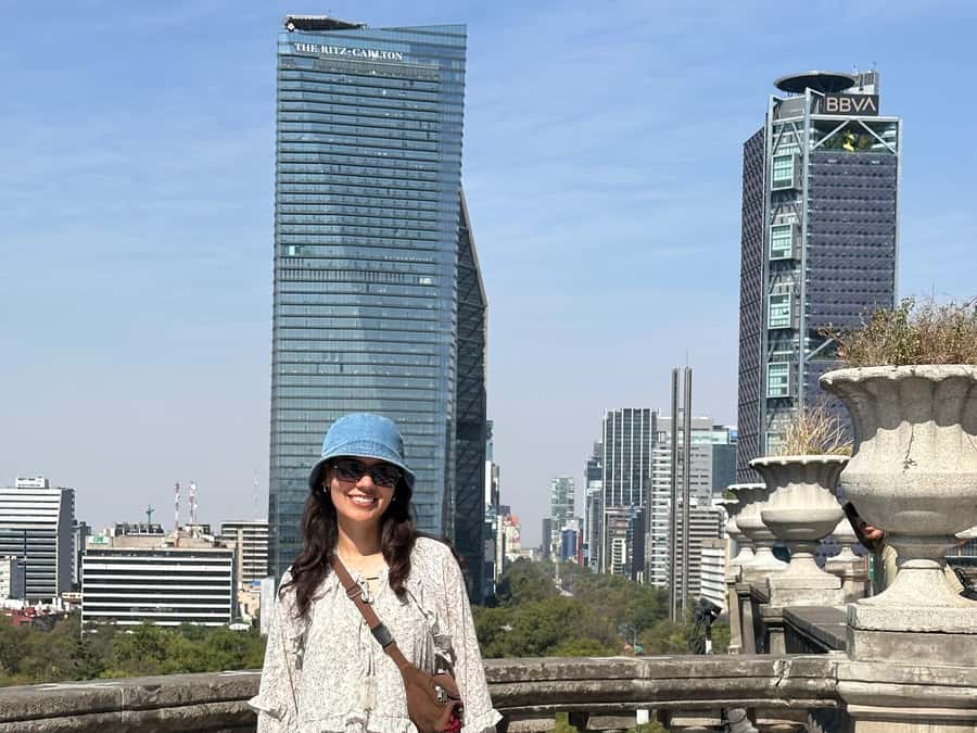Chapultepec Castle: Private tour with local guide, tickets included - The walk up: Chapultepec Forest to the castle gates