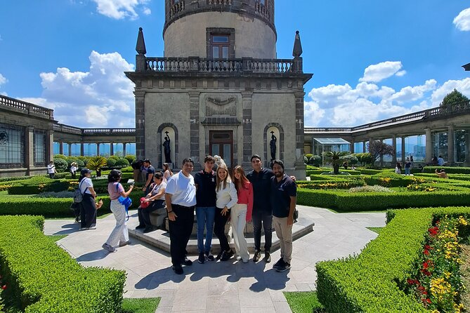 Chapultepec Castle Tour and its surroundings - Audiorama: forest vegetation, WWII memory, and a quiet reset