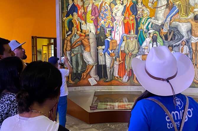 Chapultepec Castle Tour with After-Hours Access & Local Guide - Quick tips to get the most from twilight views