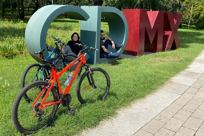 Chapultepec Park and Ferris Wheel Bike Tour - Fountain time: Don Quijote de la Mancha and Netzahualcoyotl