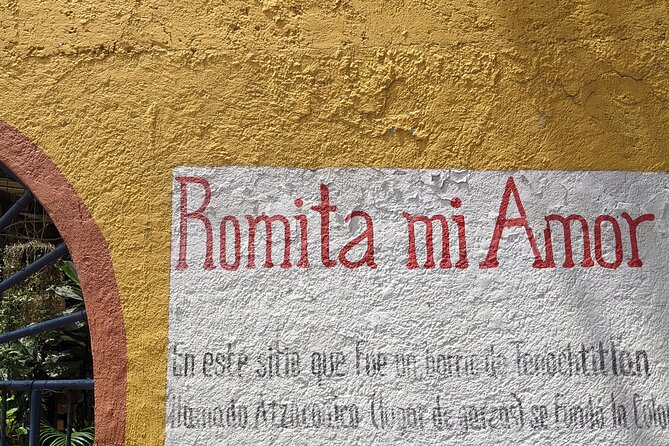 Colonia Roma Musical Walking Tour - Everyday objects and the Lamm House: modern life and built space