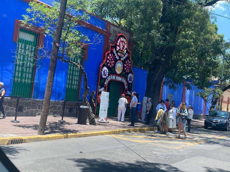 COYOACAN: FRIDA KAHLO STEPS IN COYOACAN AND SAN ANGEL CDMX - Key things that make this Frida Kahlo Coyoacán and San Ángel tour worth your time