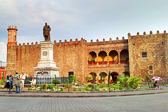 Cuernavaca and Taxco 1-day Tours from Mexico City - The drive to Taxco and the hill-town reality