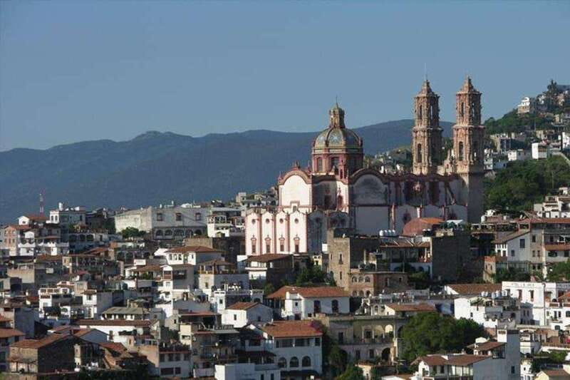 Cuernavaca and Taxco Day Tour - The Road to Taxco: Volcano Silhouettes and Valley Green
