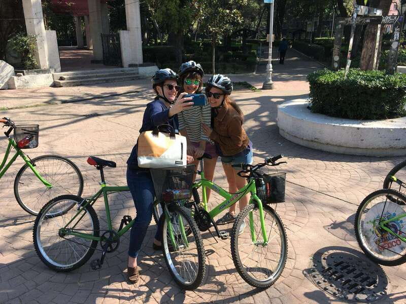 Cultural Ride: Historic center & Highlights of Mexico City - Meeting point: the green flag and Ikagai coffee cue
